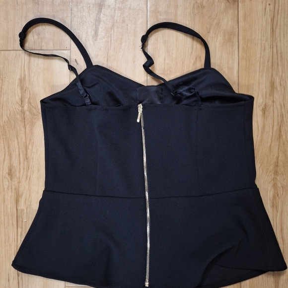 Cute black lace top - Picture 3 of 3